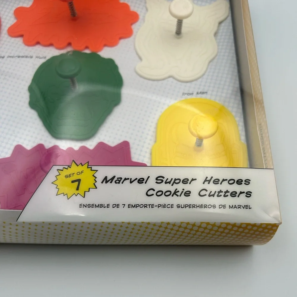 *New* Williams Sonoma Marvel Super Heroes Cookie Cutters - Set of 7